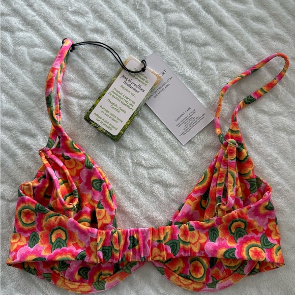 VDM the Label Heidi Bikini Top Mod Floral - Picture 2 of 6